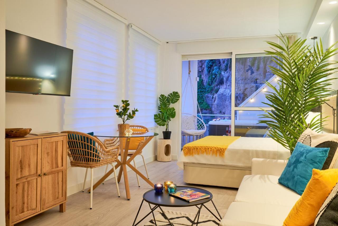 Suite Roca Chica Torremolinos Exteriör bild