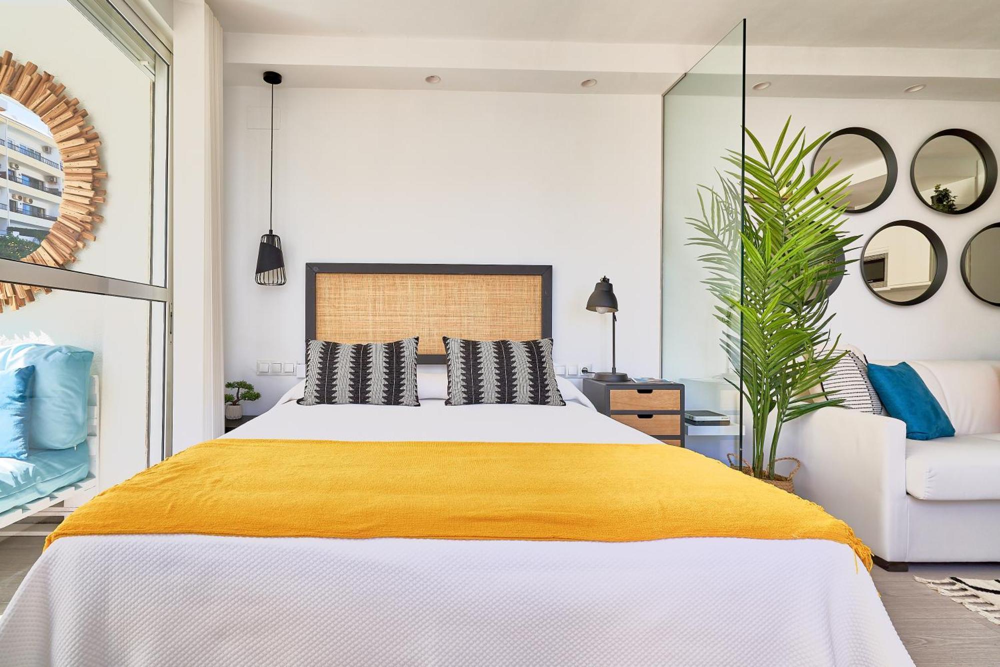 Suite Roca Chica Torremolinos Exteriör bild